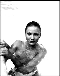 Голая грудь Камерон Диаз в журнале Loaded фото #1