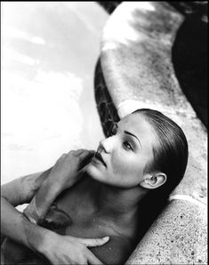 Голая грудь Камерон Диаз в журнале Loaded фото #2