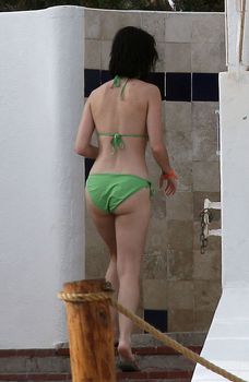 Кэти Перри в бикини на пляже Мексики фото #2