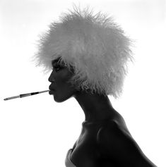 Голая грудь Наоми Кэмпбелл в фотосессии Мишеля Комте фото #3