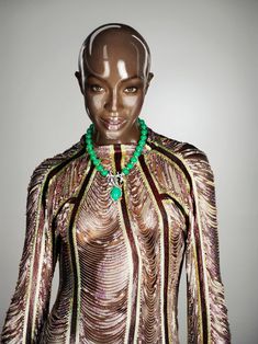 Обворожительное тело Наоми Кэмпбелл в журнале Soon International фото #2