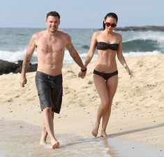 Стройная красотка Меган Фокс отдыхает на плаже в Гавайях фото #6