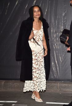 Зои Кравиц без бюстгальтера на 95-й годовщине Vogue фото #7