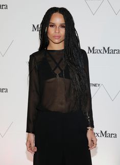 Зои Кравиц в прозрачной блузе фото #3