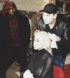 Обнаженная Ким Кардашьян на фото со съемок для модных домов и журналов фото #7