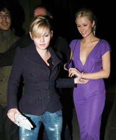 Пэрис Хилтон случайно засветила грудь фото #1