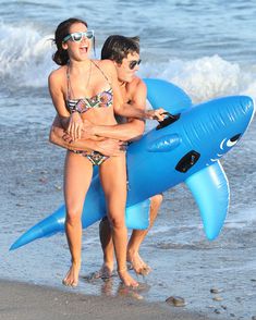 Сексуальная красотка Эшли Тисдейл в якром бикини фото #12