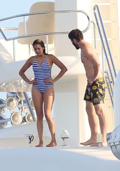Секси Нина Добрев отдхает на яхте в Сан-Тропе фото #12