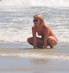 Возбуждающее тело Джулианны Хаф в бикини фото #2