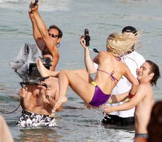 Секси Джулианна Хаф в бикини на съемках в Майами фото #1