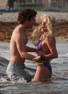 Секси Джулианна Хаф в бикини на съемках в Майами фото #4