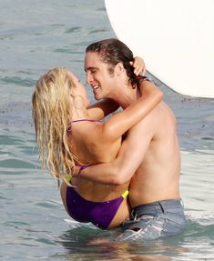 Секси Джулианна Хаф в бикини на съемках в Майами фото #30