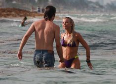 Секси Джулианна Хаф в бикини на съемках в Майами фото #44