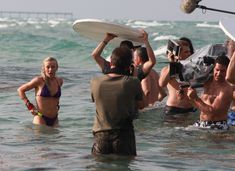 Секси Джулианна Хаф в бикини на съемках в Майами фото #50