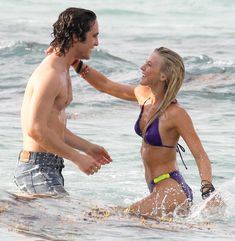 Секси Джулианна Хаф в бикини на съемках в Майами фото #81