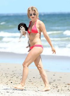 Горячая Джулианна Хаф на пляже в Северной Каролине фото #21