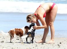 Горячая Джулианна Хаф на пляже в Северной Каролине фото #29