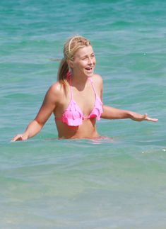 Стройная фигура Джулианны Хаф в бикини фото #11