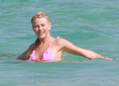 Стройная фигура Джулианны Хаф в бикини фото #12