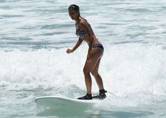 Спортивное тело Николь Шерзингер в купальнике фото #10