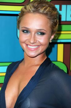 Хайден Панеттьери в прозрачном платье на вечеринке после «Золотого глобуса» фото #2