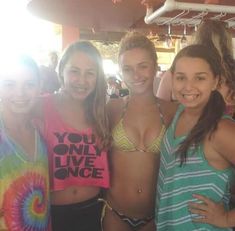 Хайден Панеттьери на пляже во Флориде фото #3