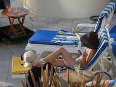 Кристен Белл снимается в бикини для сериала «Герои» фото #12