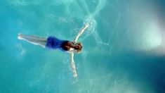 Секс кадры с Кристен Белл в сериале «Обитель лжи» фото #9