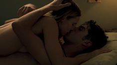 Обнаженная Кристен Белл в фильме «Спасатель»