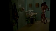 Обнаженная Кристен Белл в фильме «Спасатель»