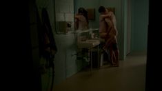 Обнаженная Кристен Белл в фильме «Спасатель»