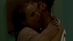 Обнаженная Кристен Белл в фильме «Спасатель»