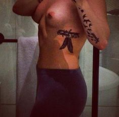 Обнаженная Деми Ловато фото #1