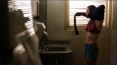 Интимные сцены с Дженнифер Коннелли в фильме «Дом из песка и тумана» фото #4