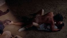 Обнаженная Дженнифер Коннелли в фильме «Любовь и мрак» фото #7