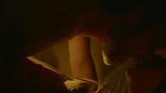 Голая сиська Дженнифер Коннелли в фильме «В воздухе» фото #3