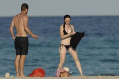 Алексис Бледел в черном бикини фото #5