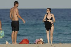 Алексис Бледел в черном бикини фото #6