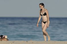 Алексис Бледел в черном бикини фото #8