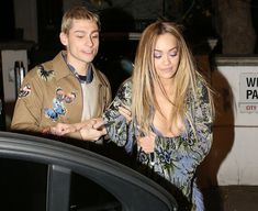 Рита Ора обнажила грудь после шоу X Factor