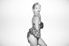 Рита Ора в эро фотосессии Терри Ричардсона