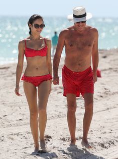 Ольга Куриленко в бикини на пляже Майами фото #4