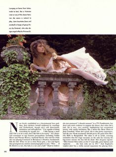 Эротичная Джейн Сеймур в шикарном наряде для журнала Playboy фото #5