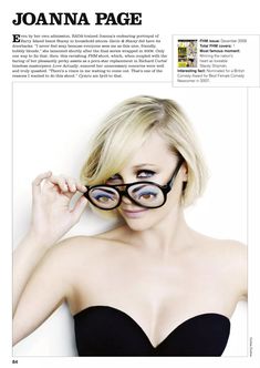 Сексуальная Джоанна Пейдж оголила декольте в журнале FHM фото #1