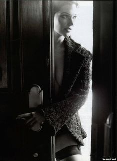 Эротичная Лаура Хэрринг  в журнале Maxim фото #1