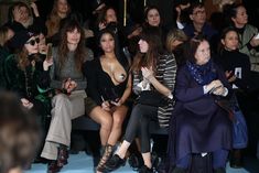 Ники Минаж показала голую грудь на Неделе моды в Париже фото #15