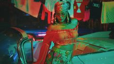 Рианна без лифчика в клипе Wild Thoughts фото #1