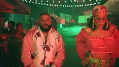 Рианна без лифчика в клипе Wild Thoughts фото #4