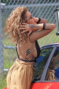 Сексуальная Рита Ора без лифчика на съемках клипа фото #1