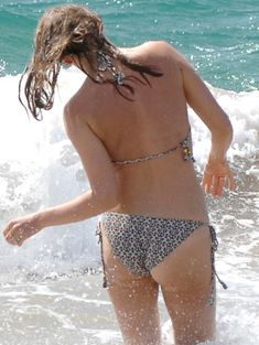 Лора Хэддок в бикини на Гавайях фото #8